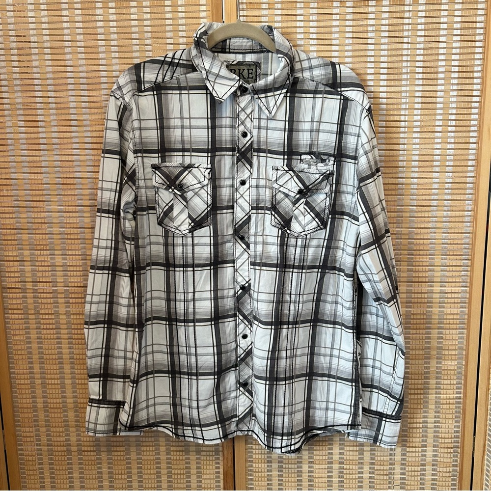 BKE Athletic Fit Stretch Plaid Button Up Long Sleeve Shirt Large snap buttons